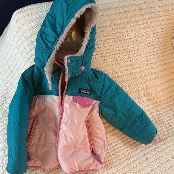 Patagonia Teal and Pink Jacket - Picture 1 of 7